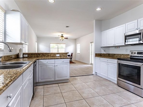 201 NE 36th Ter, Homestead FL 33033