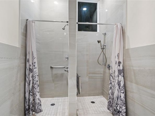 201 NE 36th Ter, Homestead FL 33033