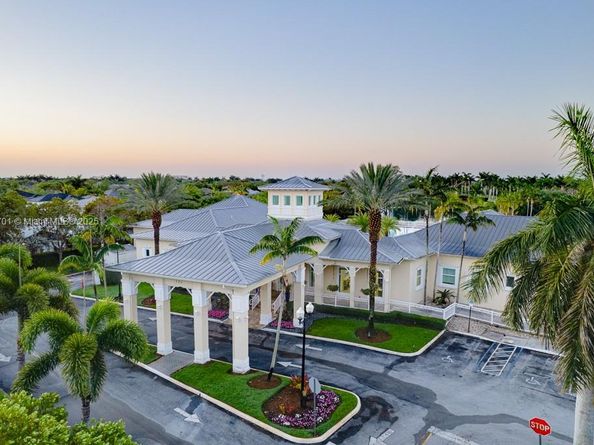 201 NE 36th Ter, Homestead FL 33033