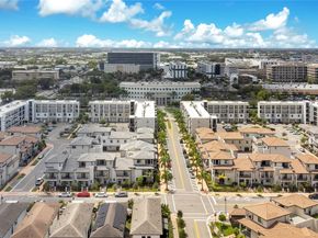 8279 NW 43rd St, Doral FL 33166