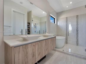 8279 NW 43rd St, Doral FL 33166