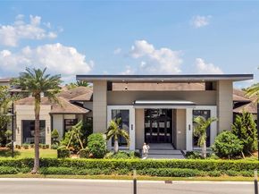 8279 NW 43rd St, Doral FL 33166