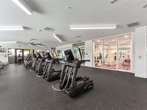 8279 NW 43rd St, Doral FL 33166