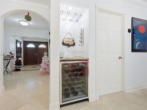 713 Diplomat Pkwy, Hallandale Beach FL 33009