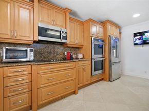 713 Diplomat Pkwy, Hallandale Beach FL 33009