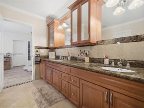 713 Diplomat Pkwy, Hallandale Beach FL 33009