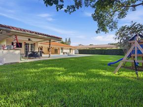 713 Diplomat Pkwy, Hallandale Beach FL 33009