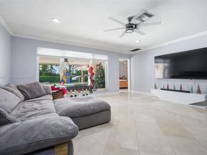 713 Diplomat Pkwy, Hallandale Beach FL 33009