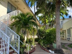 8420 Byron Ave 4, Miami Beach FL 33141