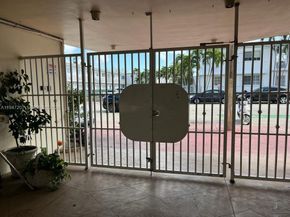 8420 Byron Ave 4, Miami Beach FL 33141