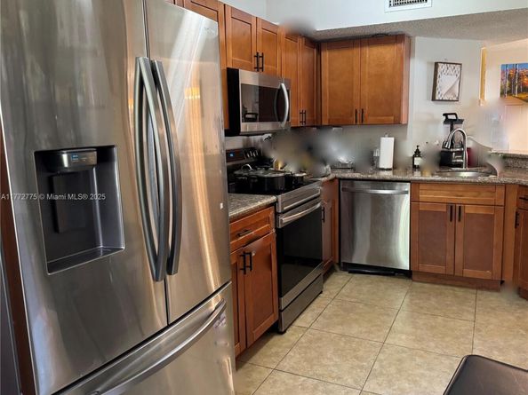 8801 Wiles Rd 108, Coral Springs FL 33067