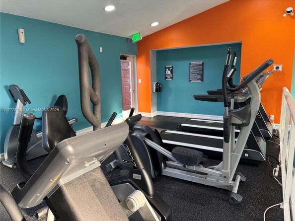 8801 Wiles Rd 108, Coral Springs FL 33067