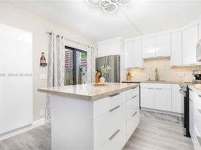 9844 NW 6th Ct, Plantation FL 33324