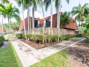 9844 NW 6th Ct, Plantation FL 33324