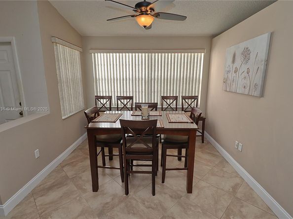 1523 NW 158th Ave, Pembroke Pines FL 33028