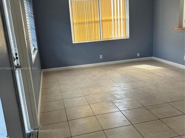 1035 NW 8th Ave, Fort Lauderdale FL 33311