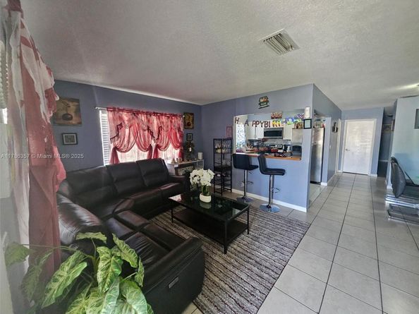 1035 NW 8th Ave, Fort Lauderdale FL 33311