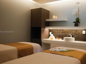 4000 Island Blvd 1105, Aventura FL 33160