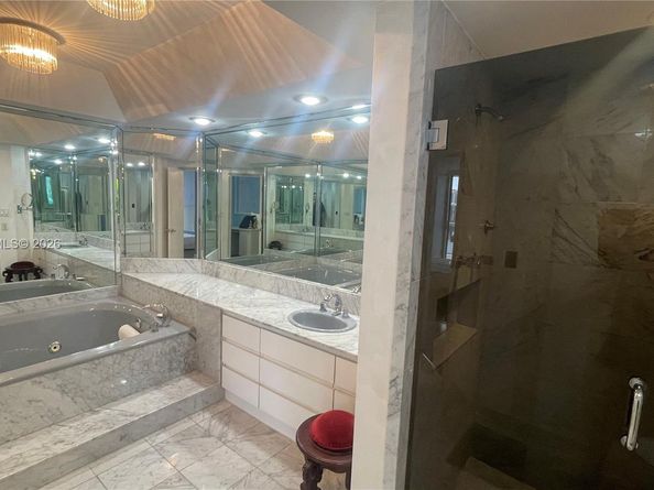 4000 Island Blvd 1105, Aventura FL 33160