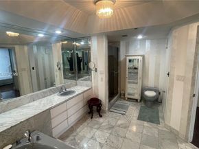 4000 Island Blvd 1105, Aventura FL 33160