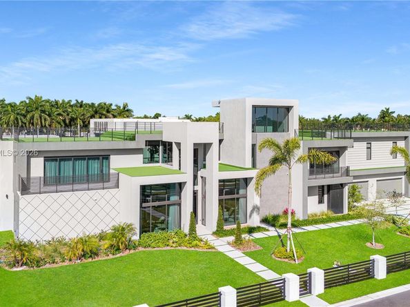 2311 SW 108th Ter, Davie FL 33324