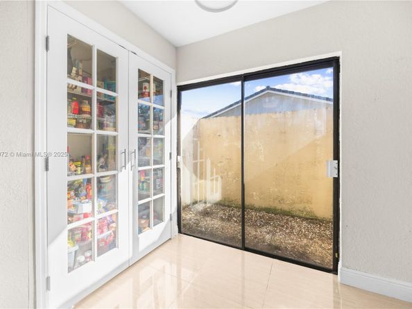 284 NW 92nd Ave, Coral Springs FL 33071