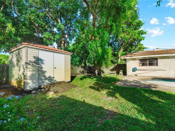 284 NW 92nd Ave, Coral Springs FL 33071