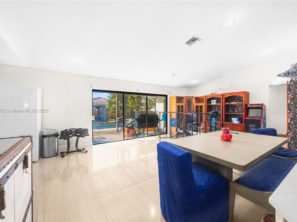 284 NW 92nd Ave, Coral Springs FL 33071