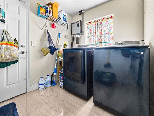 284 NW 92nd Ave, Coral Springs FL 33071