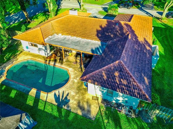 284 NW 92nd Ave, Coral Springs FL 33071