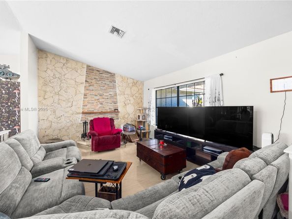 284 NW 92nd Ave, Coral Springs FL 33071