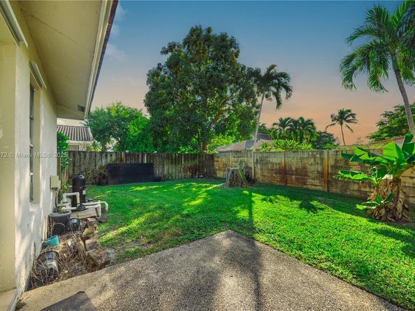 284 NW 92nd Ave, Coral Springs FL 33071