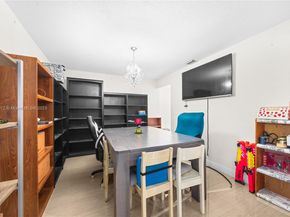 284 NW 92nd Ave, Coral Springs FL 33071