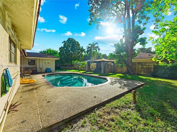 284 NW 92nd Ave, Coral Springs FL 33071