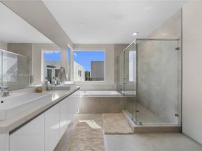 7453 NW 100th Ct, Doral FL 33178