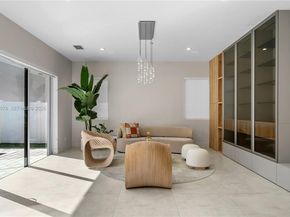 7453 NW 100th Ct, Doral FL 33178