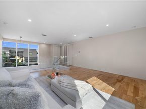 7453 NW 100th Ct, Doral FL 33178