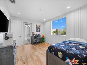 7453 NW 100th Ct, Doral FL 33178