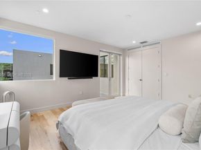 7453 NW 100th Ct, Doral FL 33178