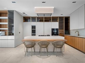 7453 NW 100th Ct, Doral FL 33178