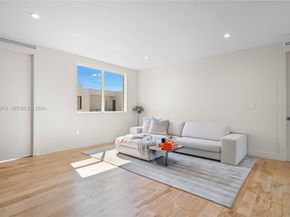 7453 NW 100th Ct, Doral FL 33178