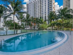 460 NE 28th St 3301, Miami FL 33137