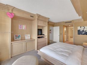 21205 Yacht Club Dr 605, Aventura FL 33180
