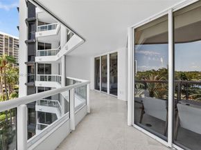 21205 Yacht Club Dr 605, Aventura FL 33180