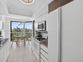21205 Yacht Club Dr 605, Aventura FL 33180