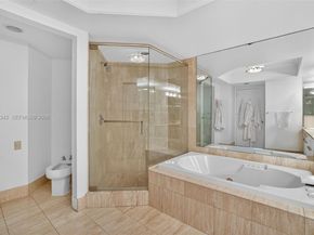 21205 Yacht Club Dr 605, Aventura FL 33180