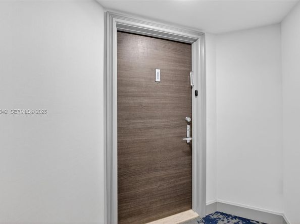 21205 Yacht Club Dr 605, Aventura FL 33180