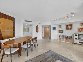 21205 Yacht Club Dr 605, Aventura FL 33180