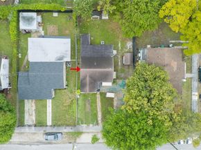 1911 NW 52nd St, Miami FL 33142