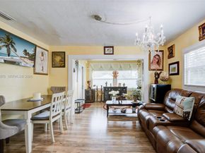 1911 NW 52nd St, Miami FL 33142